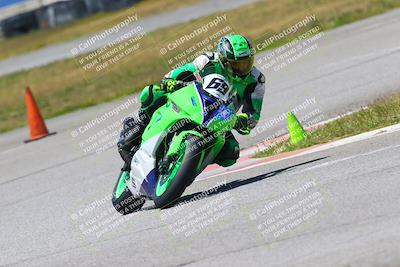 media/Apr-23-2022-Fastrack Riders (Sat) [[cb2d6ae73d]]/LEVEL 4/1PM TURN 6 OUTSIDE/